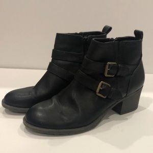 White Mountain black booties